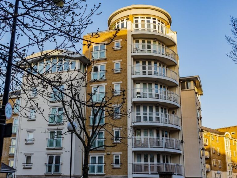 apartments-4931615_1920_1024